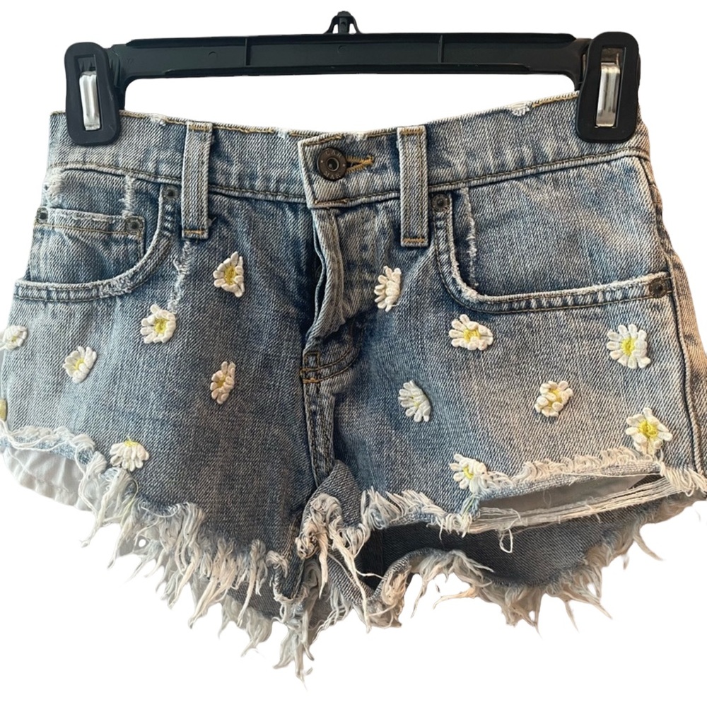 Denim Cut-off Shorts with Daily Embellishments in size 23